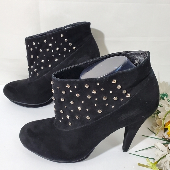 BCBG BG-Model Black Suede Studded Heels Booties Sz 9B Sexy Fairy Grunge Whimsi - Picture 2 of 10